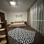 Hotel Bobrovski Yasinya