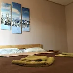 Bobrovski Hotel Yasinya